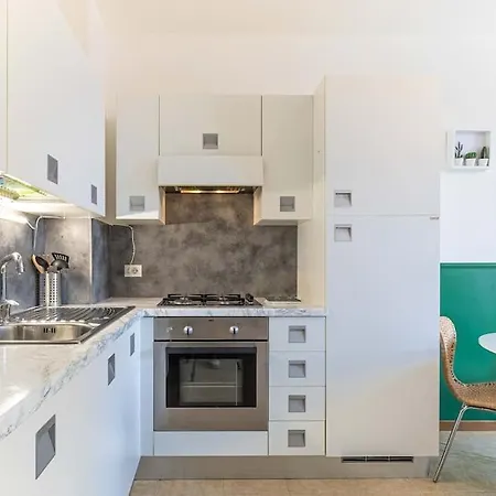 Teatro Ariston, Elegante * 圣雷默