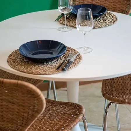 Teatro Ariston, Elegante 公寓 圣雷默