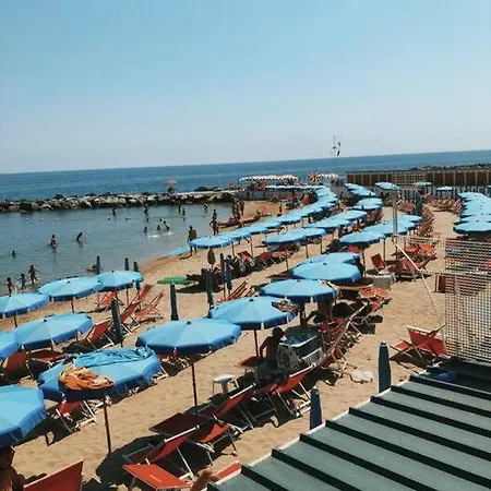 Teatro Ariston, Elegante *